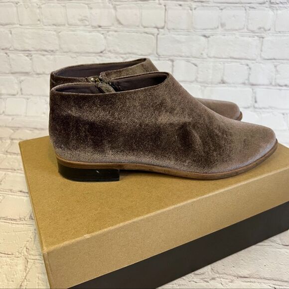 Kelsi Dagger Brooklyn Brown Velvet Side Zip Ankle Boots size 7.5 - Picture 5 of 8